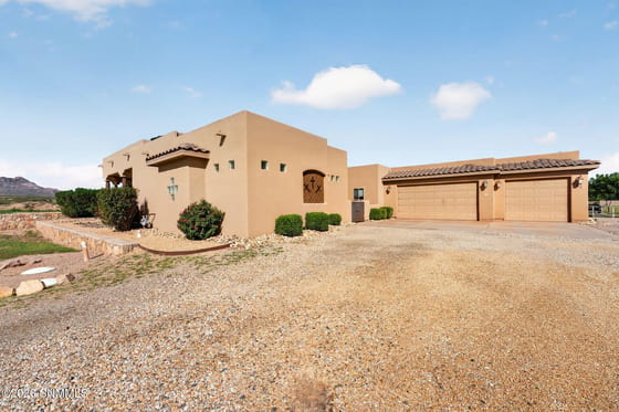 240 Providence Road, Las Cruces, NM 88007 photo 2