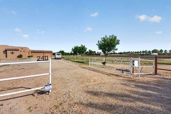 240 Providence Road, Las Cruces, NM 88007 photo 3