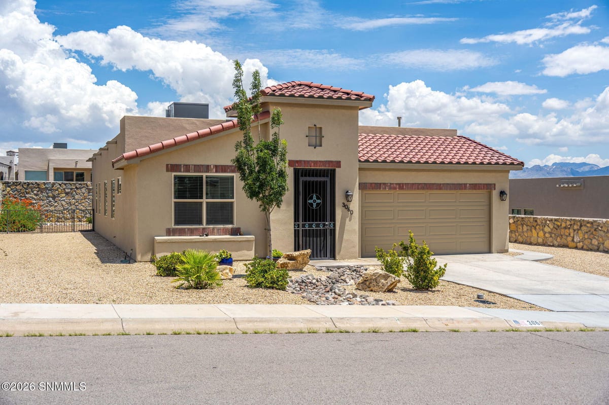 3060 Maddox Loop, Las Cruces, NM 88011 photo 1