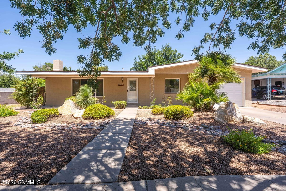 415 Milton Avenue, Las Cruces, NM 88005 photo 2