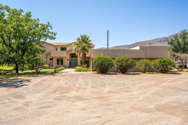 945 Eagle Wings Road, Las Cruces, NM – 4 bedroom, 6,050 sqft single family residence for sale at $1,460,000