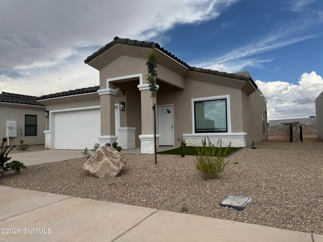 7474 Eagle Vista Street, Las Cruces, NM – 3 bedroom, 1,630 sqft single family residence for sale at $339,950