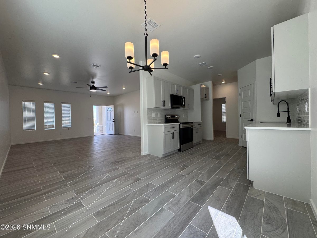 7456 Eagle Vista Street, Las Cruces, NM 88012 photo 6