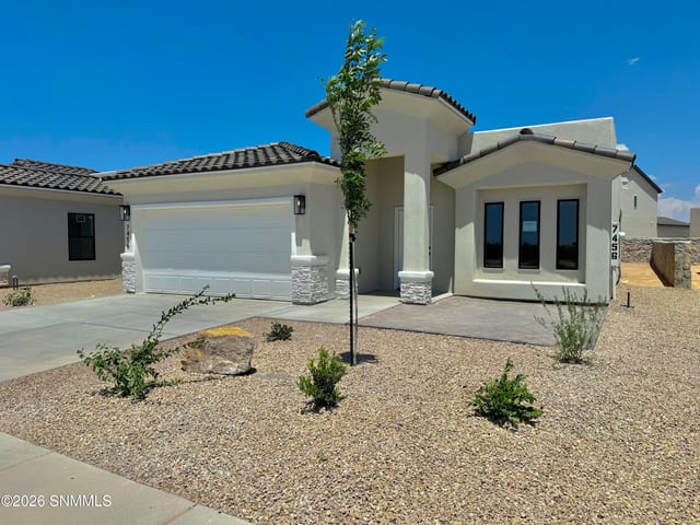 7456 Eagle Vista Street, Las Cruces, NM – 4 bedroom, 1,847 sqft single family residence for sale at $339,950