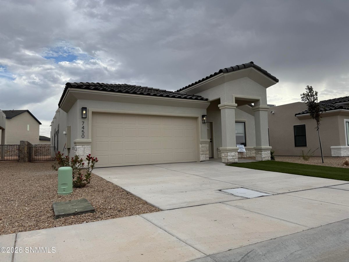 7450 Eagle Vista Street, Las Cruces, NM 88012 photo 2