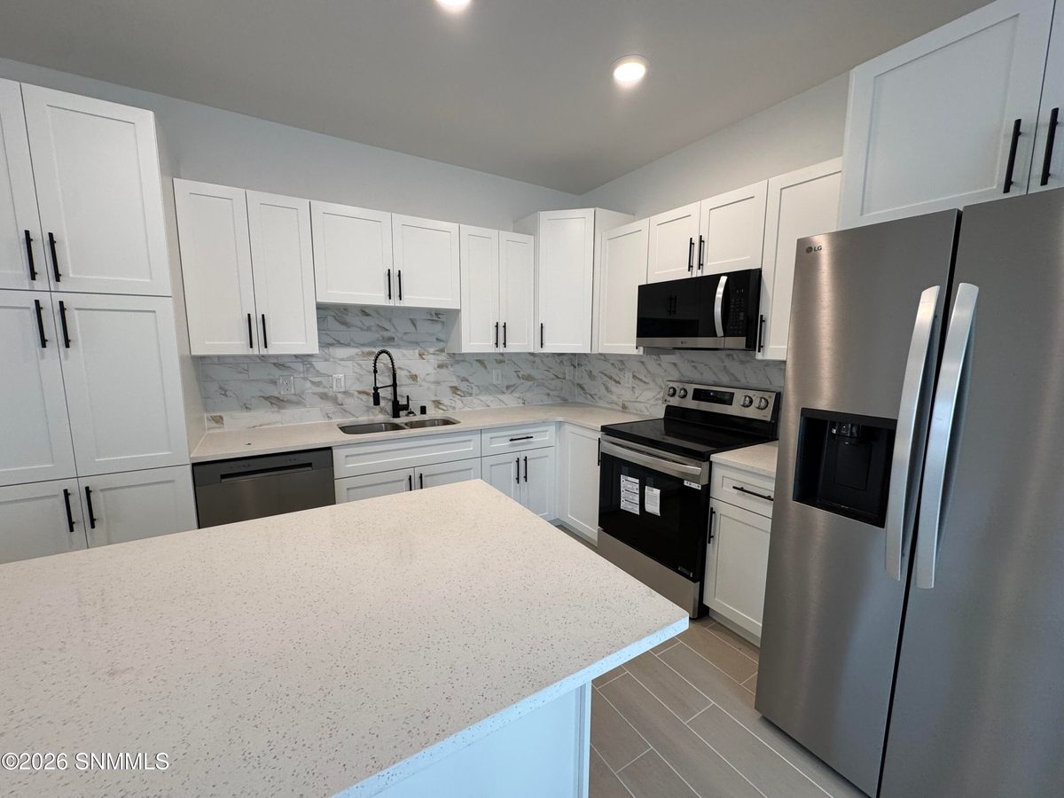 7450 Eagle Vista Street, Las Cruces, NM 88012 photo 7