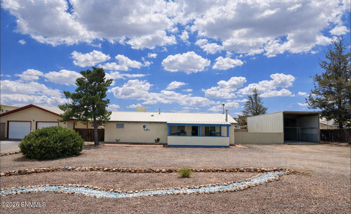 716 Erie Avenue, Elephant Butte, NM 87935 photo 1