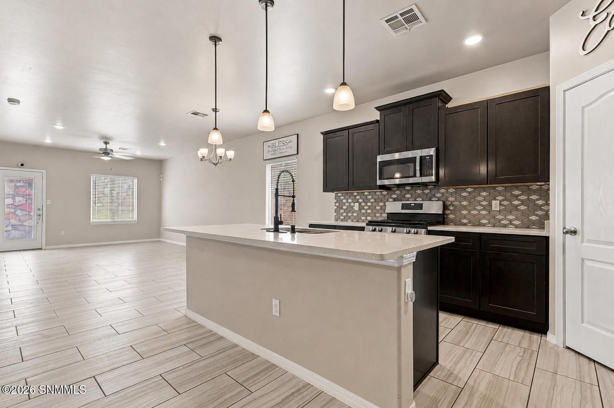 4242 Desert Lily Drive, Las Cruces, NM 88007 photo 11