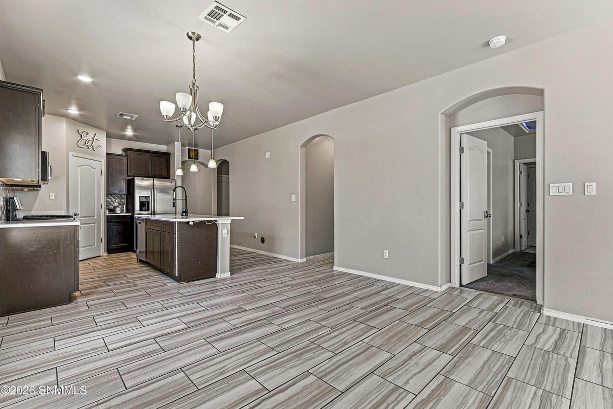 4242 Desert Lily Drive, Las Cruces, NM 88007 photo 2