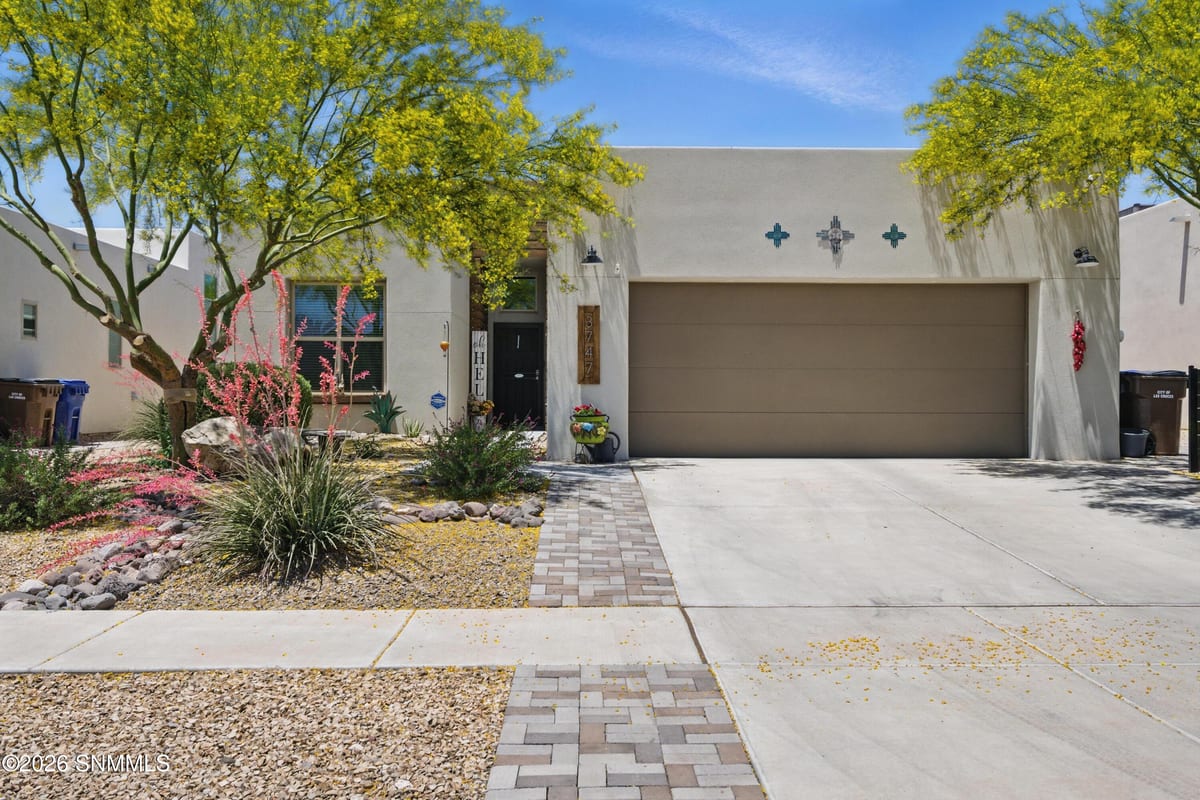 3747 Golden Echo Loop, Las Cruces, NM 88012 photo 1