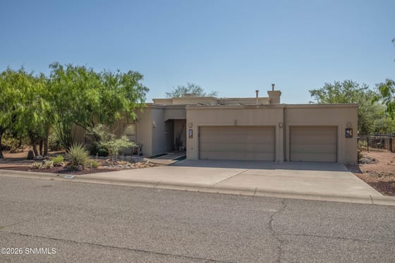 1616 Via Rubi, Las Cruces, NM 88007 photo 2