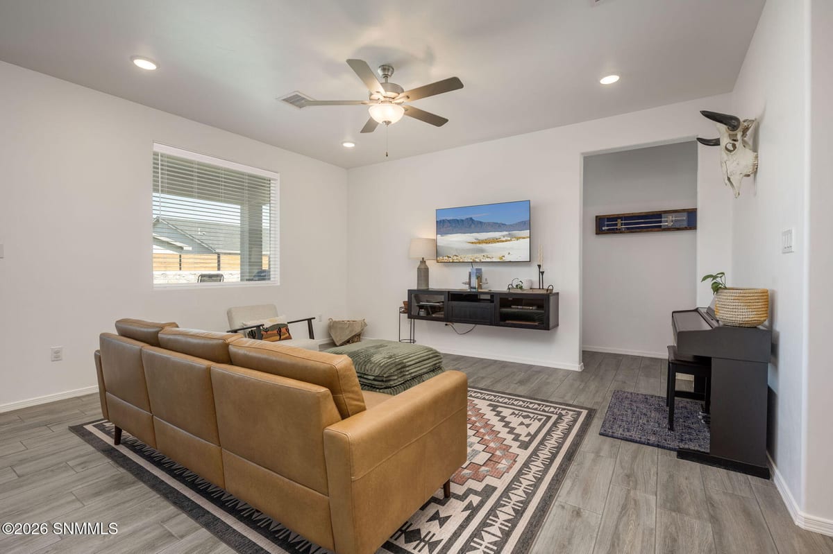 6109 Montgomery Road, Las Cruces, NM 88012 photo 3