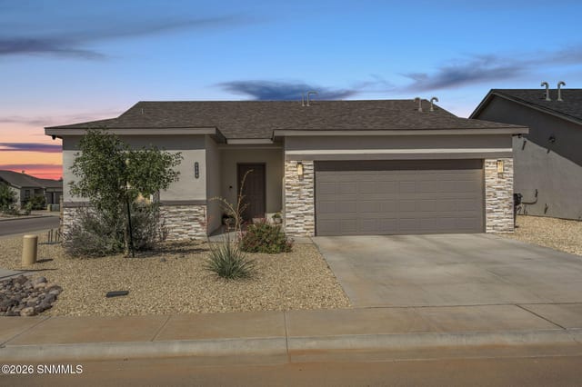 6109 Montgomery Road, Las Cruces, NM – 3 bedroom, 1,518 sqft single family residence for sale at $297,000