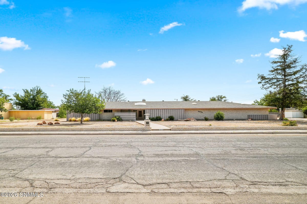 2035 Turrentine Drive, Las Cruces, NM 88005 photo 1