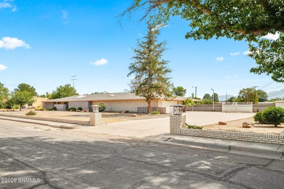 2035 Turrentine Drive, Las Cruces, NM 88005 photo 2