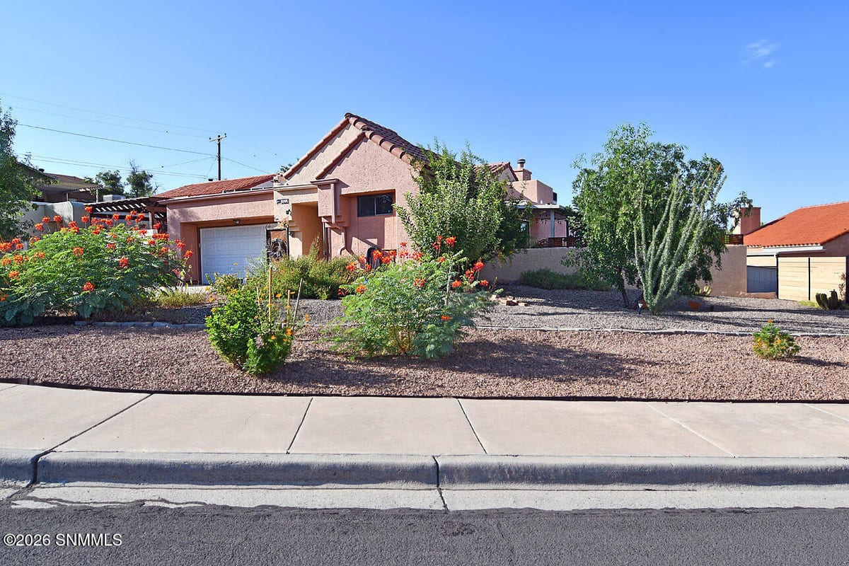 3044 La Mirada Court, Las Cruces, NM 88011 photo 1