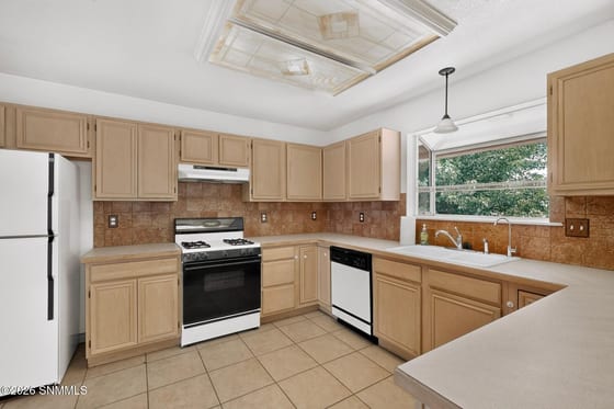 753 Scenic View Drive, Las Cruces, NM 88011 photo 2
