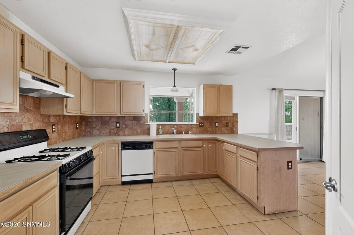753 Scenic View Drive, Las Cruces, NM 88011 photo 6