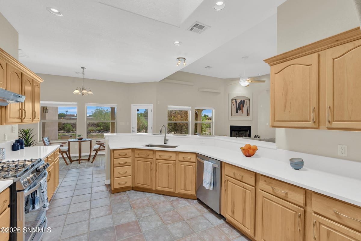 3903 Stoneybrook Circle, Las Cruces, NM 88005 photo 8