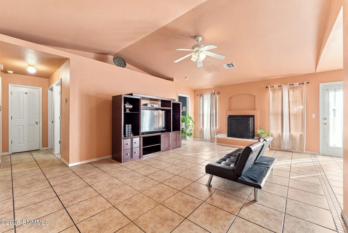 1511 Pradera Dorada Arc, Las Cruces, NM 88007 photo 7