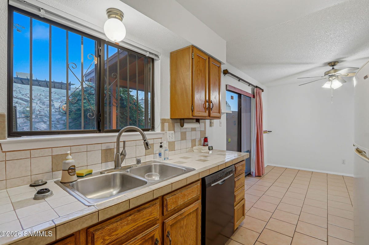 1636 Capitan Avenue, Las Cruces, NM 88001 photo 13