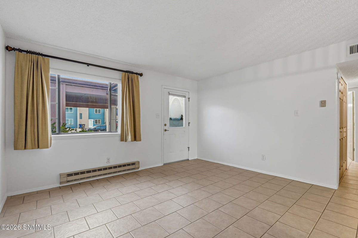 1636 Capitan Avenue, Las Cruces, NM 88001 photo 4