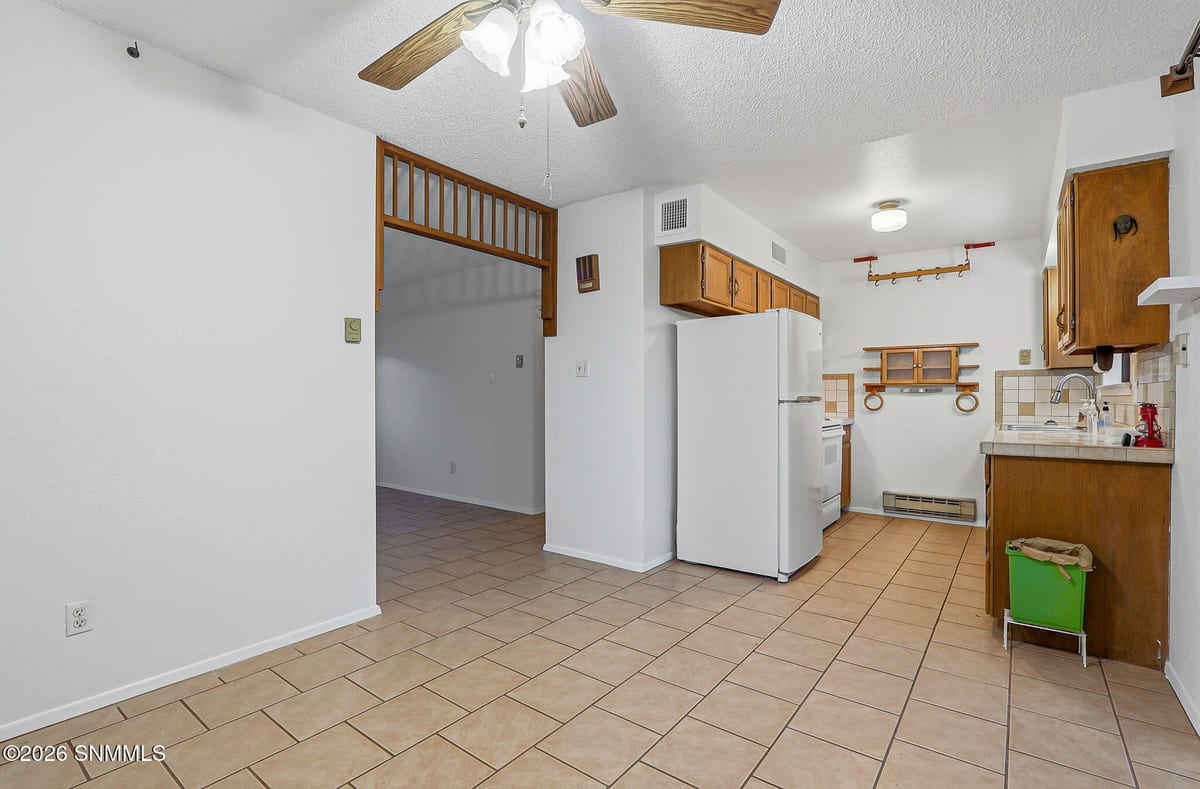 1636 Capitan Avenue, Las Cruces, NM 88001 photo 9