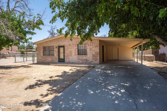 1440 Juniper, Las Cruces, NM 88001 photo 2