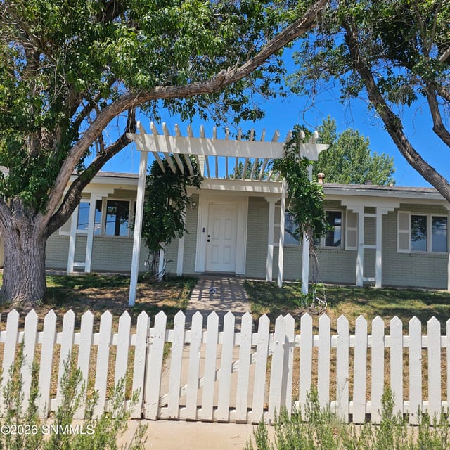 3209 N Swan Street, Silver City, NM – 3 bedroom, 1,847 sqft single family residence for sale at $229,000