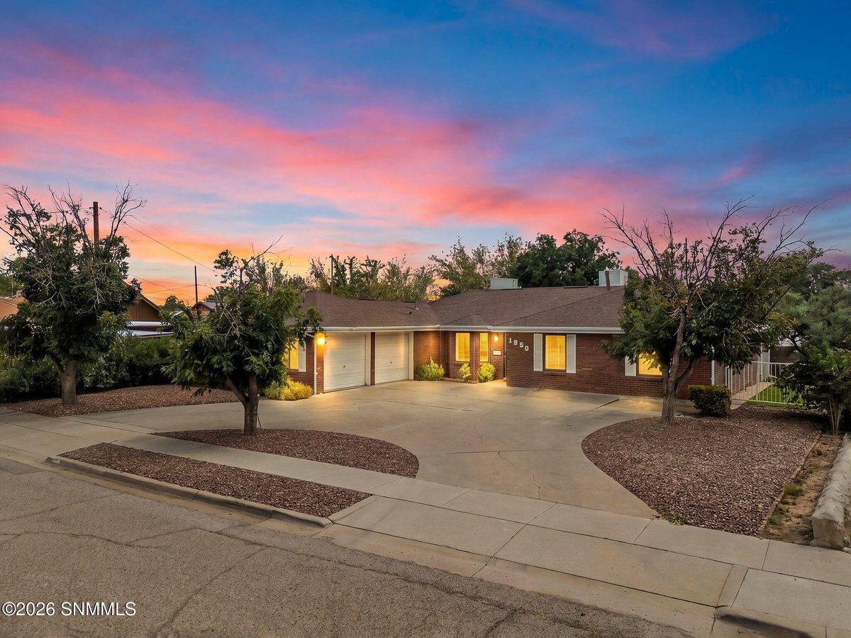 1950 Rosedale Drive, Las Cruces, NM 88005 photo 1