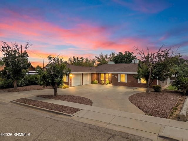 1950 Rosedale Drive, Las Cruces, NM – 3 bedroom, 1,940 sqft single family residence for sale at $315,000