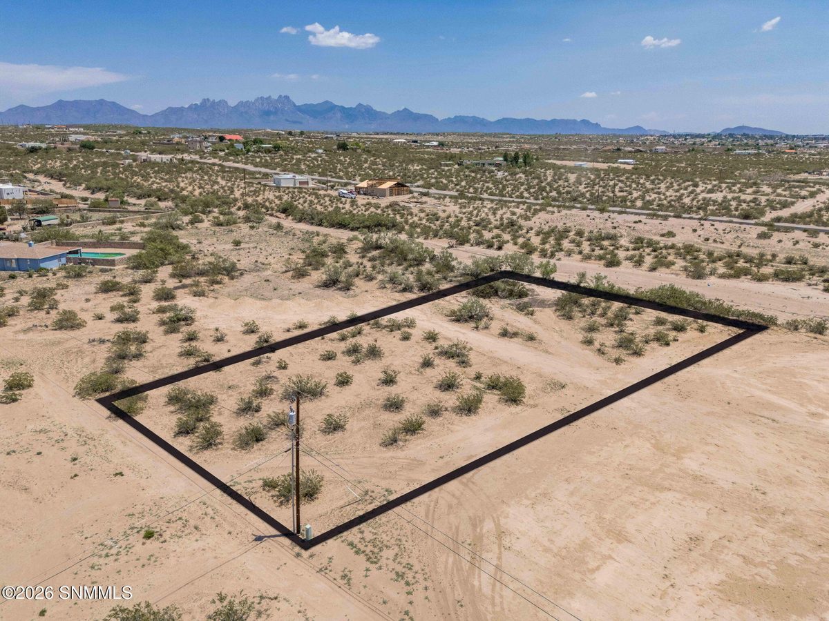 3200  2 Del Rey Boulevard, Las Cruces, NM 88012 photo 1