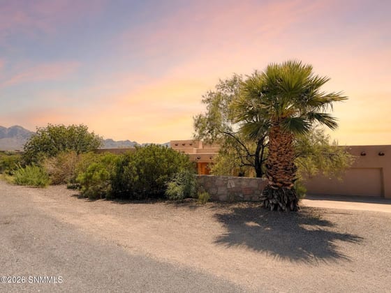8925 Bougainvillea Court, Las Cruces, NM 88011 photo 2