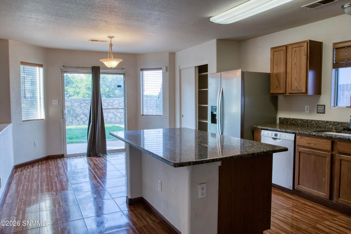 5878 Moon View Drive, Las Cruces, NM 88012 photo 11