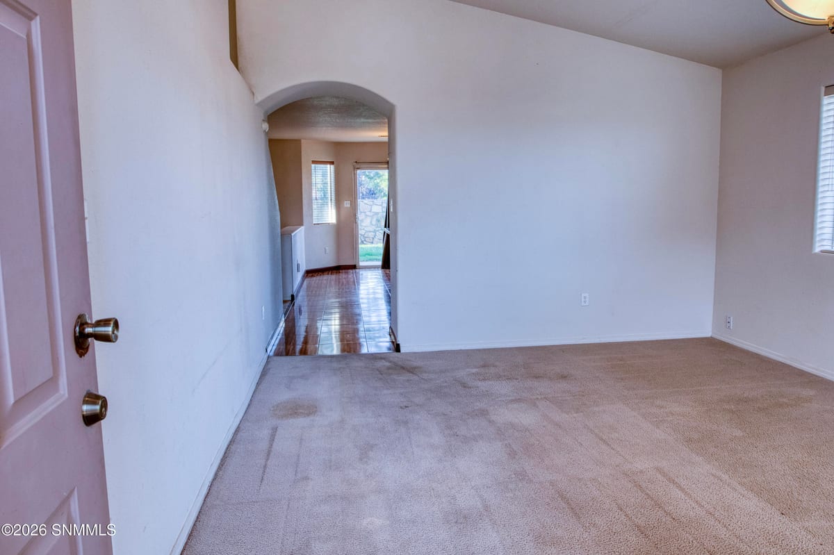 5878 Moon View Drive, Las Cruces, NM 88012 photo 6