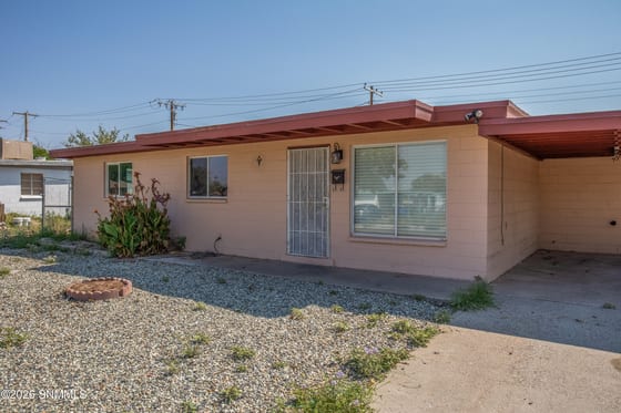 1305 Diana Maura Drive, Las Cruces, NM 88001 photo 3