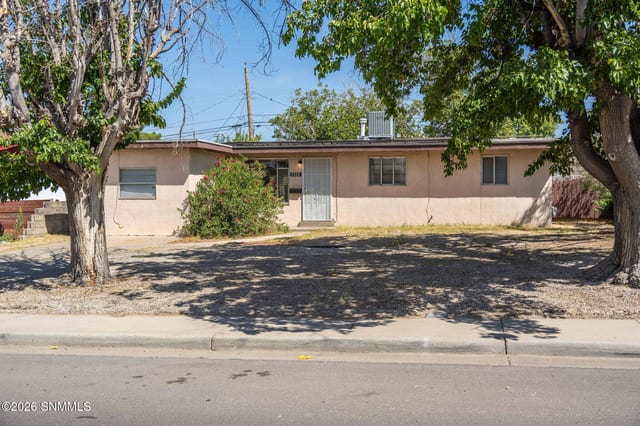 2329 E Idaho Avenue, Las Cruces, NM – 4 bedroom, 1,370 sqft single family residence for sale at $205,000