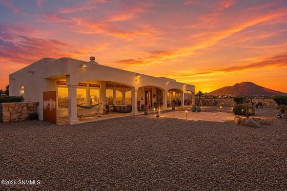 1216 Titania Court, Las Cruces, NM 88007 photo 2
