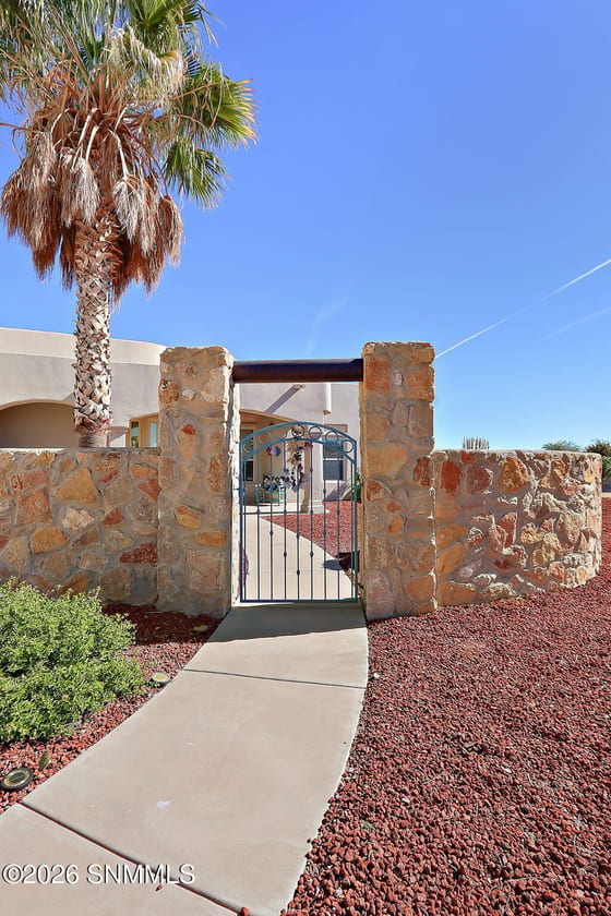 1216 Titania Court, Las Cruces, NM 88007 photo 4