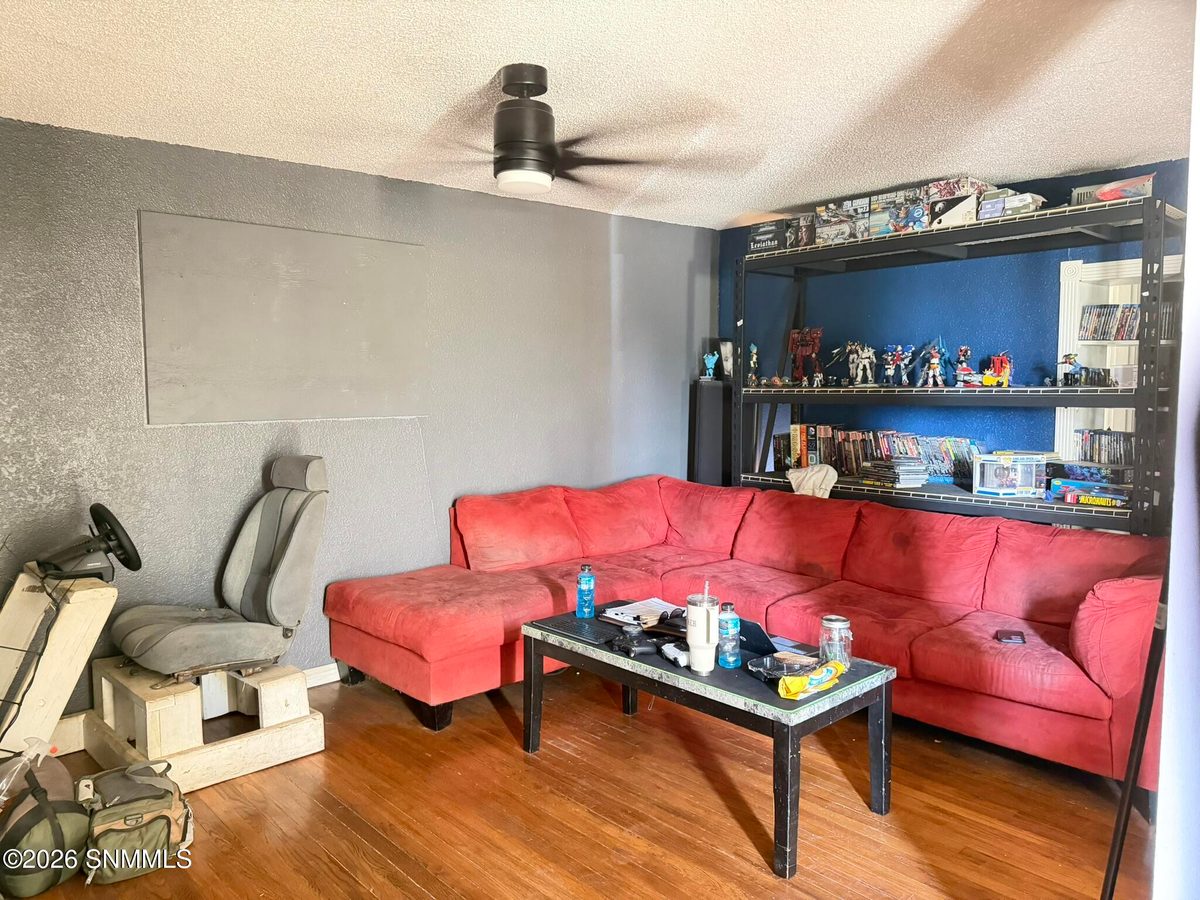 1402 Hawaii Avenue, Alamogordo, NM 88310 photo 2