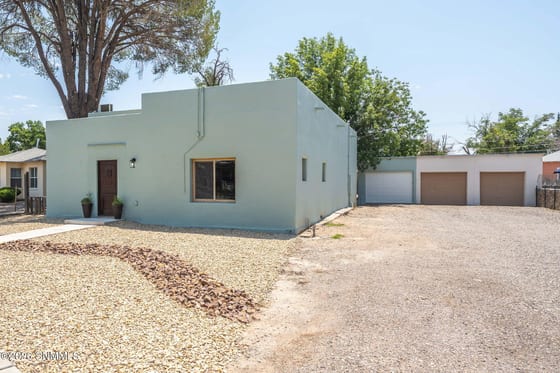 215 W Greening Avenue, Las Cruces, NM 88005 photo 4