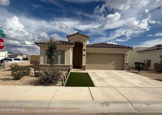 3798 Gibraltar Road, Las Cruces, NM – 3 bedroom, 1,736 sqft single family residence for sale at $350,000