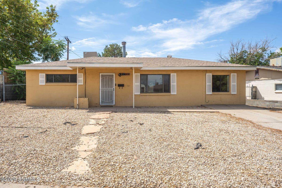 2030 Chilton Drive, Las Cruces, NM 88001 photo 1