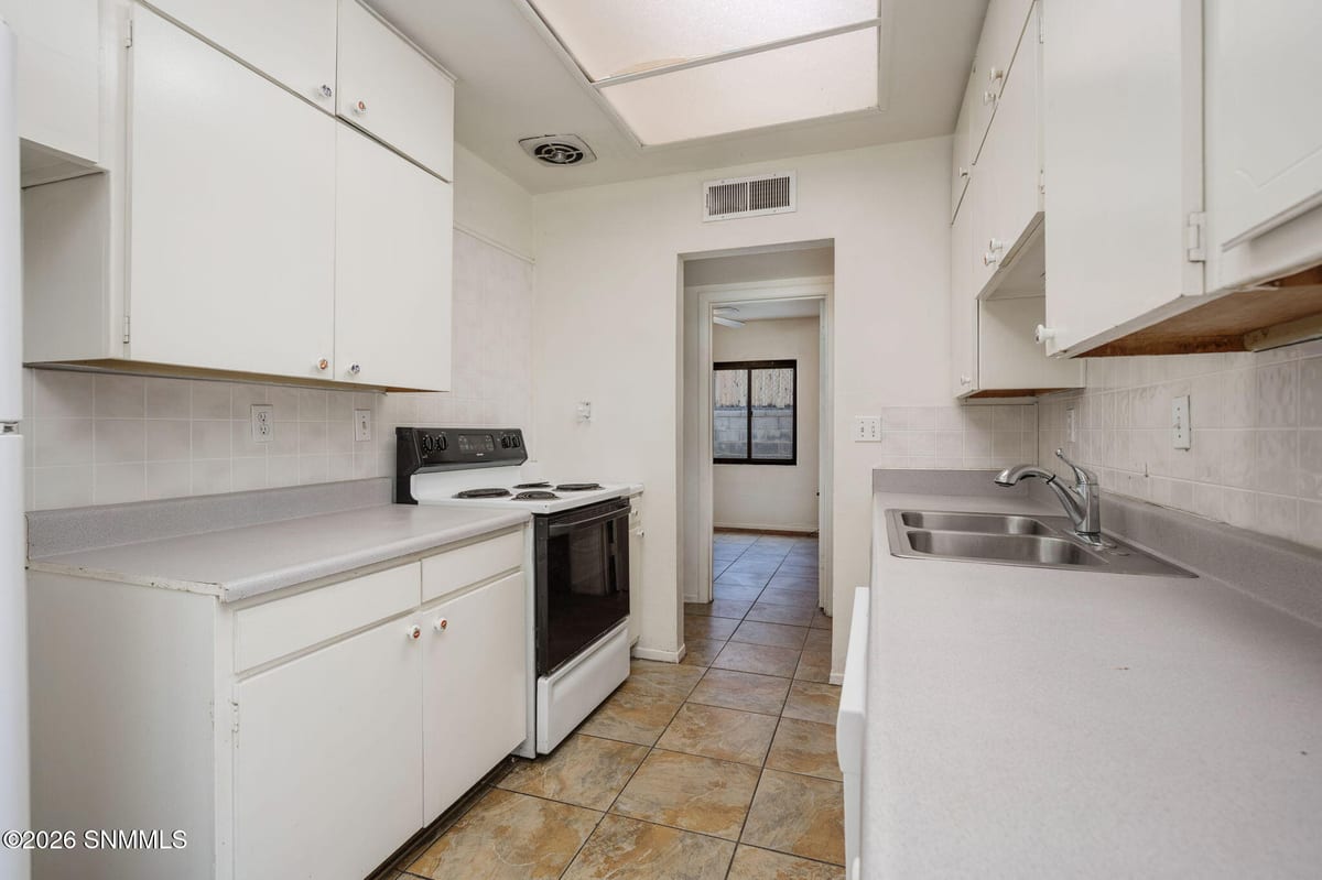 2030 Chilton Drive, Las Cruces, NM 88001 photo 11