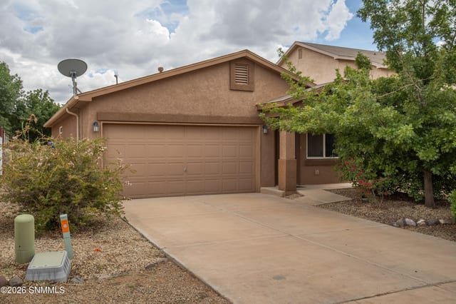 5124 Kensington Way, Las Cruces, NM – 2 bedroom, 948 sqft single family residence for sale at $211,700