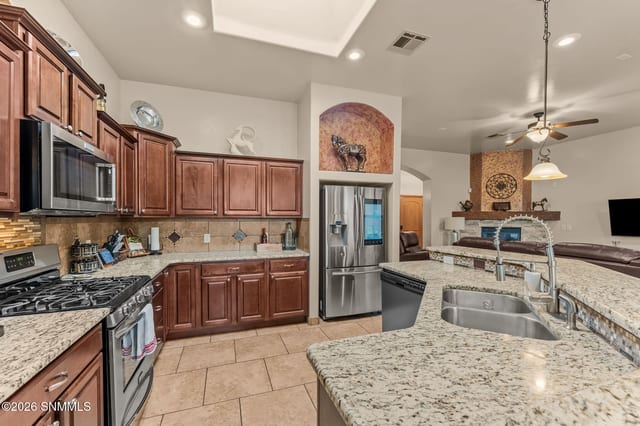 3860 Calle Arriba, Las Cruces, NM – 3 bedroom, 1,542 sqft single family residence for sale at $320,000