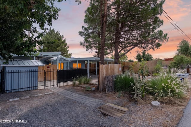 4200 San Ysidro Road, Las Cruces, NM – 2 bedroom, 1,206 sqft single family residence for sale at $230,000