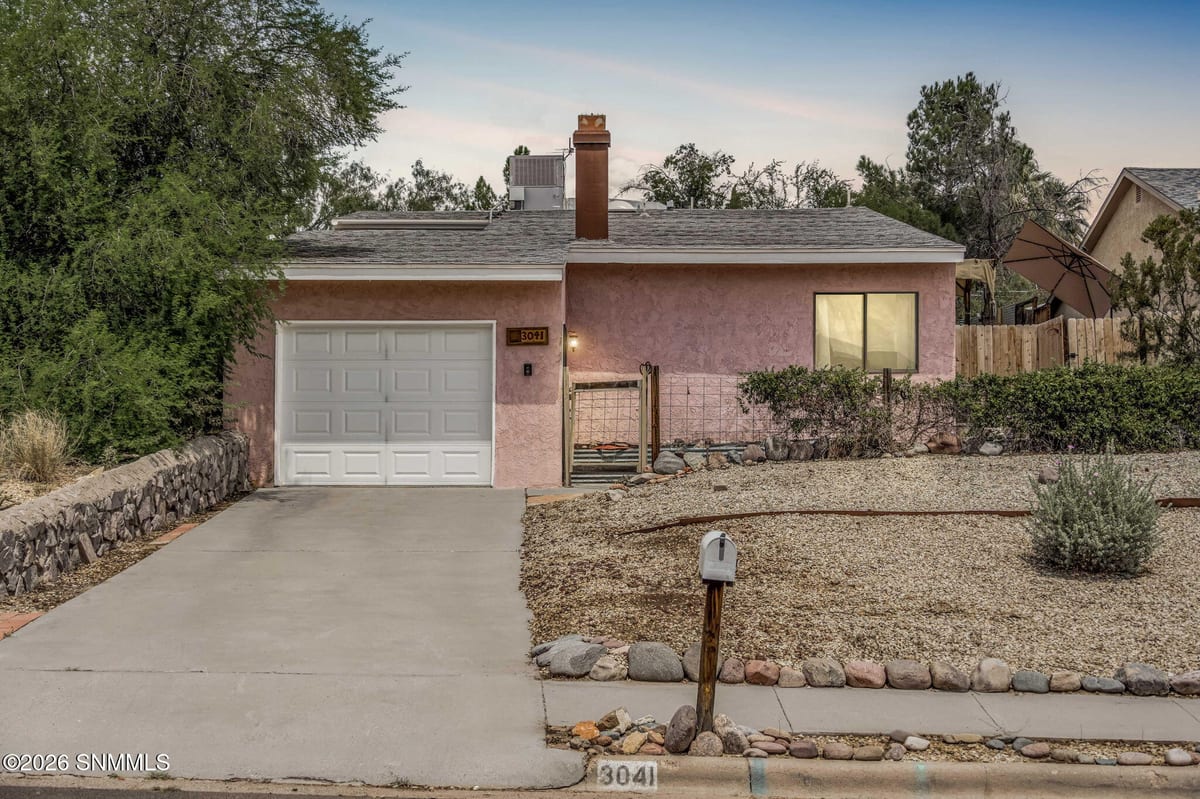3041 Executive Hills Road, Las Cruces, NM 88011 photo 1