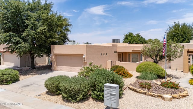 2027 Cotton Avenue, Las Cruces, NM 88001 photo 2