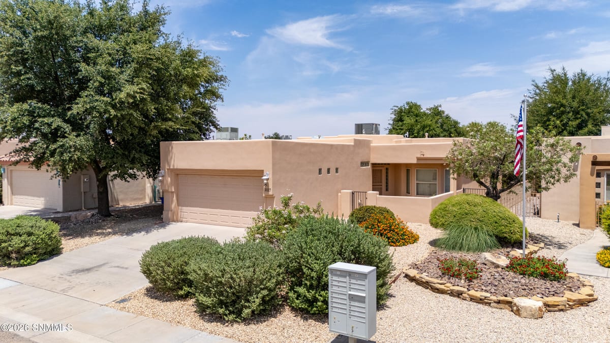 2027 Cotton Avenue, Las Cruces, NM 88001 photo 2